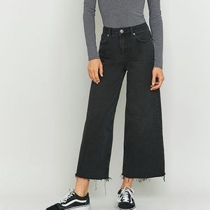 BDG black jeans straight leg cropped size 26